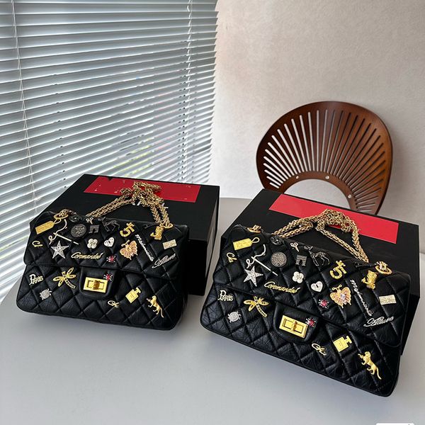 2.55 designer womens shoulder bag leather double clamshell diamond hardware metal buckle fine badge label matelasse chain luxury handbag cro
2.55 designer womens shoulder bag leather double clamshell diamond hardware metal buckle fine badge label matelasse chain luxury handbag cro