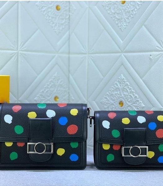 designer shoulder bag fashion underarm bag luxury chain bag fashion crossbody bag two sizes internet celebrity star recommended
designer shoulder bag fashion underarm bag luxury chain bag fashion crossbody bag two sizes internet celebrity star recommended