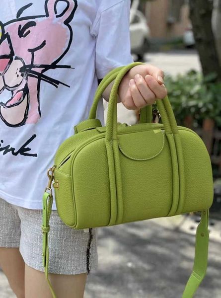 songmont medium and small bowling series boston bag cowhide new designer one shoulder handbag women's bag luxury and high sense
songmont medium and small bowling series boston bag cowhide new designer one shoulder handbag women's bag luxury and high sense