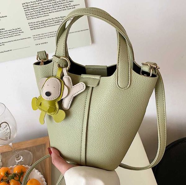 luxury h ermes vegetable basket tote bags handheld bag for women spring 2023 version bucket niche design versatile one shoulder with real lo
luxury h ermes vegetable basket tote bags handheld bag for women spring 2023 version bucket niche design versatile one shoulder with real lo