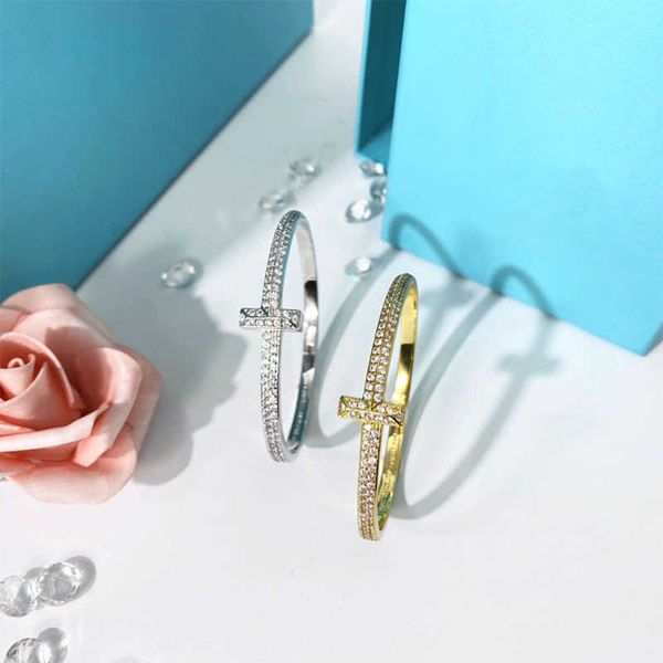 luxury tiff fashion brand jewelry t tiktok bracelet temperament simple hand ring red voice shaking lady personality accessories jewelry, Golden;silver
luxury tiff fashion brand jewelry t tiktok bracelet temperament simple hand ring red voice shaking lady personality accessories jewelry, Golden;silver