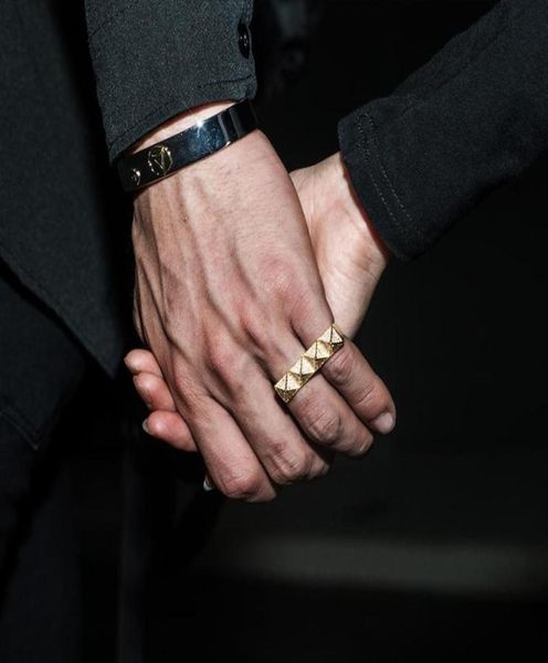cluster rings 2021 egyptian pyramid onepiece luxury twofinger ring personalized brass knuckle gold7542600, Golden;silver
cluster rings 2021 egyptian pyramid onepiece luxury twofinger ring personalized brass knuckle gold7542600, Golden;silver
