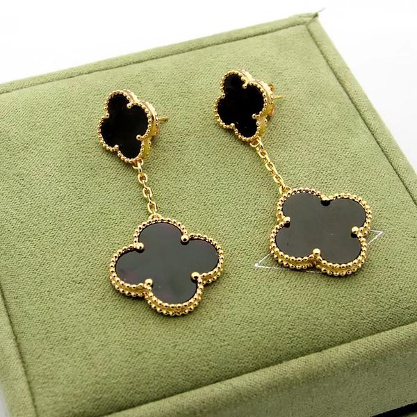 gold black color women luxury brand studs flowers design engagement couple luxury earrings wholesale, Golden;silver
gold black color women luxury brand studs flowers design engagement couple luxury earrings wholesale, Golden;silver