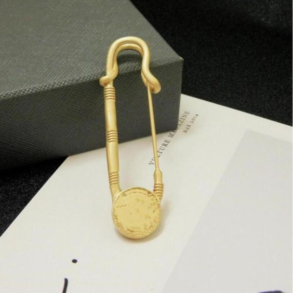 selling european and american styles of human avatar brooches diamond brooch clothes allmatch fashion gold net red accessorie630082247791, Gray
selling european and american styles of human avatar brooches diamond brooch clothes allmatch fashion gold net red accessorie630082247791, Gray