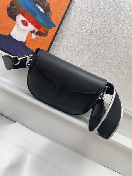 fashion trend saddle bag designer underarm bag single shoulder crossbody bag women's purse internet celebrity the same handbag
fashion trend saddle bag designer underarm bag single shoulder crossbody bag women's purse internet celebrity the same handbag