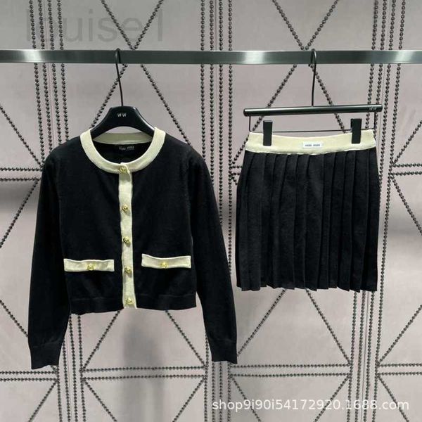 women's two piece pants designer new sweet and cool girl style, age reducing temperament, contrast color edge short sleeve paired with, White
women's two piece pants designer new sweet and cool girl style, age reducing temperament, contrast color edge short sleeve paired with, White