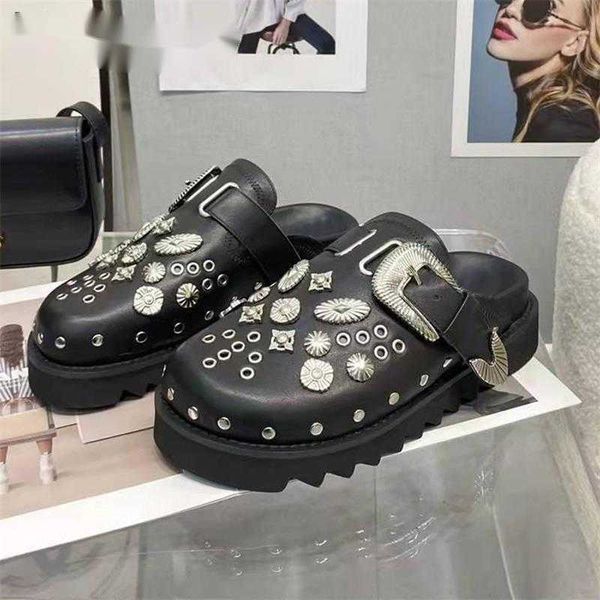 sandals new black thick sole slippers women leather metal decoration flat mules shoes woman summer slides modern 230417
sandals new black thick sole slippers women leather metal decoration flat mules shoes woman summer slides modern 230417