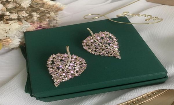 spring new designed dangle earring micro inlays full diamonds glittering crystal leaves ear studs woman fashion earrings luxurious8282003, Silver
spring new designed dangle earring micro inlays full diamonds glittering crystal leaves ear studs woman fashion earrings luxurious8282003, Silver