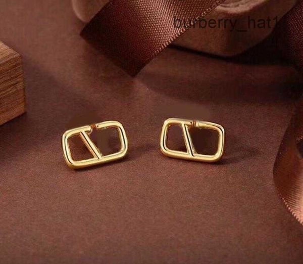 antique design large stud 316l stainless steel 18k gold women letter engrave dangle earrings girls wedding jewelry valentin, Golden;silver
antique design large stud 316l stainless steel 18k gold women letter engrave dangle earrings girls wedding jewelry valentin, Golden;silver