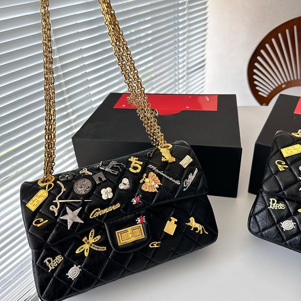 2.55 womens shoulder bag leather double clamshell diamond hardware metal buckle fine badge label matelasse chain handbag crossbody bags unde
2.55 womens shoulder bag leather double clamshell diamond hardware metal buckle fine badge label matelasse chain handbag crossbody bags unde