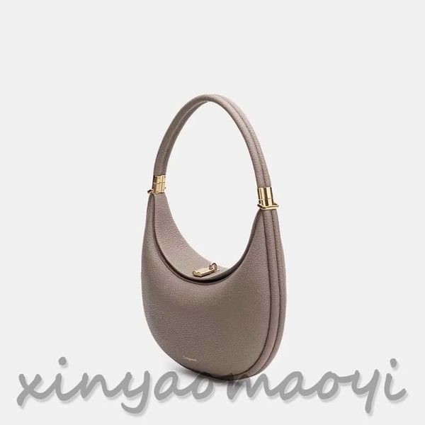 songmont a bag of multi-back, chinese niche designer bag, light luxury brand, crescent bag
songmont a bag of multi-back, chinese niche designer bag, light luxury brand, crescent bag