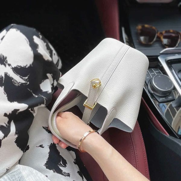 aherbag original edition a h home designer picotin lock bags togo layer cowhide bucket bag new genuine leather versatile womens vegetable ba
aherbag original edition a h home designer picotin lock bags togo layer cowhide bucket bag new genuine leather versatile womens vegetable ba