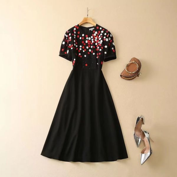 european and american women's clothing 2023 autumn new round neck short sleeve applique embroidery fashion pleated dress xxl, Black;gray
european and american women's clothing 2023 autumn new round neck short sleeve applique embroidery fashion pleated dress xxl, Black;gray