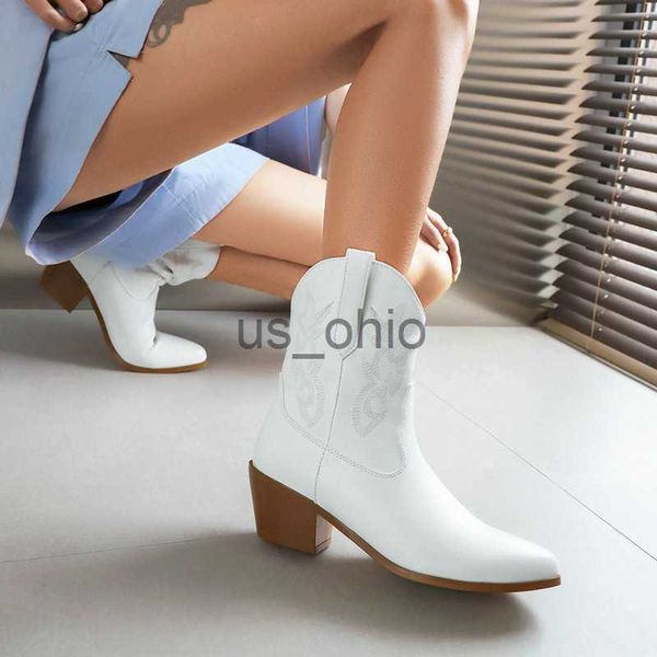 boots ippeum white cowboy boots for women 2023 ankle chunky heel shoes silver country western woman leather cowgirl boots j230811, Black
boots ippeum white cowboy boots for women 2023 ankle chunky heel shoes silver country western woman leather cowgirl boots j230811, Black