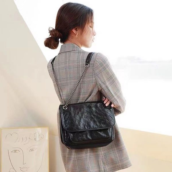 luxury cross body bag sling bag shoulder bags messenger bag designer bag handbag medium classic fashion women plain thread hasp black chain
luxury cross body bag sling bag shoulder bags messenger bag designer bag handbag medium classic fashion women plain thread hasp black chain