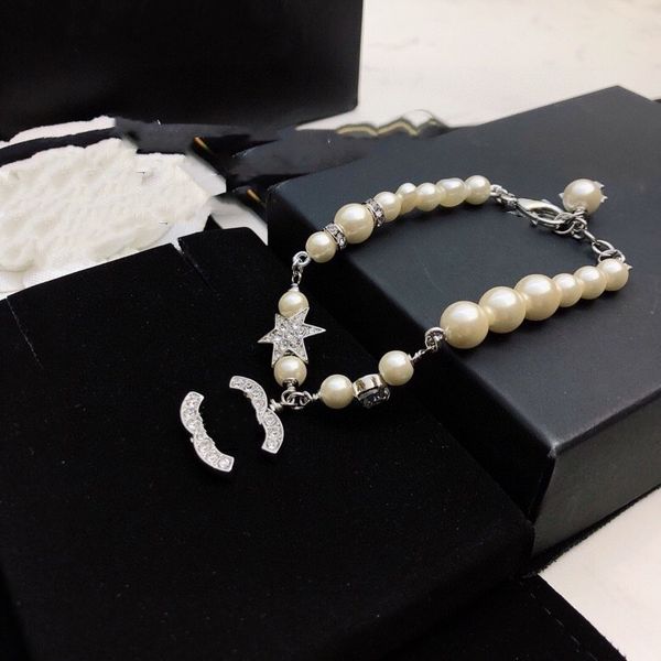 luxury classic trendy designer bracelet channel popular bracelet designer chain for girl wedding mother' day fashion ccity jewelry wome, Golden;silver 
luxury classic trendy designer bracelet channel popular bracelet designer chain for girl wedding mother' day fashion ccity jewelry wome, Golden;silver