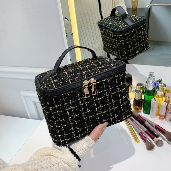 cosmetic bags cases large capacity bag portable girl makeup multifunction travel toiletries organizer case for brush 230810
cosmetic bags cases large capacity bag portable girl makeup multifunction travel toiletries organizer case for brush 230810