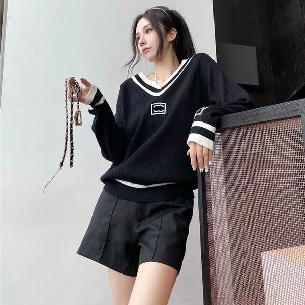 fashion designer women's sweaters coach heart-shaped v-neck knit alphabet embroidery soft and comfortable base high-quality round neck, White;black
fashion designer women's sweaters coach heart-shaped v-neck knit alphabet embroidery soft and comfortable base high-quality round neck, White;black