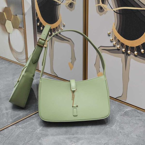 fashion crescent bag designer shoulder concise silhouette underarm women's luxury brand tote socialite dinner baguette
fashion crescent bag designer shoulder concise silhouette underarm women's luxury brand tote socialite dinner baguette