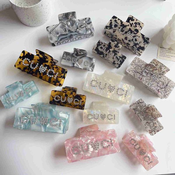 hair clips & barrettes designer geometric square letter grab clip temperament, niche design sense, minimalist style, colorful diamond inlay,, Golden;silver
hair clips & barrettes designer geometric square letter grab clip temperament, niche design sense, minimalist style, colorful diamond inlay,, Golden;silver