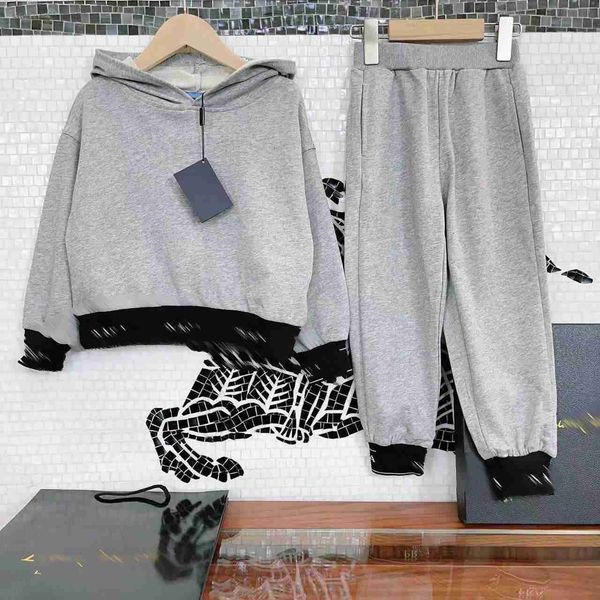 designer baby autumn sets kids tracksuits size 100-150 cm 2pcs letter printed woven hoodie and solid color sports pants aug08, White
designer baby autumn sets kids tracksuits size 100-150 cm 2pcs letter printed woven hoodie and solid color sports pants aug08, White