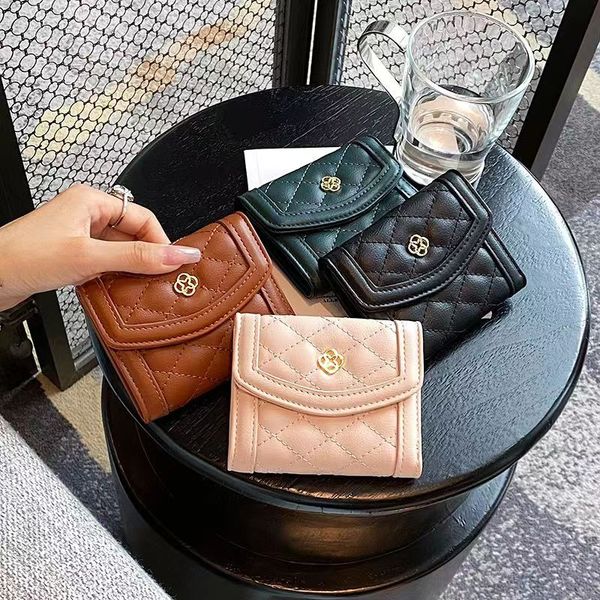 designer fashion leather diamond women's purse double fold simple leather premium credit card holder purse with box card bag
designer fashion leather diamond women's purse double fold simple leather premium credit card holder purse with box card bag