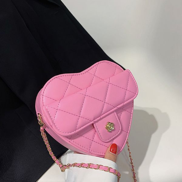 evening bags sweet love heart crossbody bags for women chain fashion brand shoulder bag designer ladies handbags 230811
evening bags sweet love heart crossbody bags for women chain fashion brand shoulder bag designer ladies handbags 230811