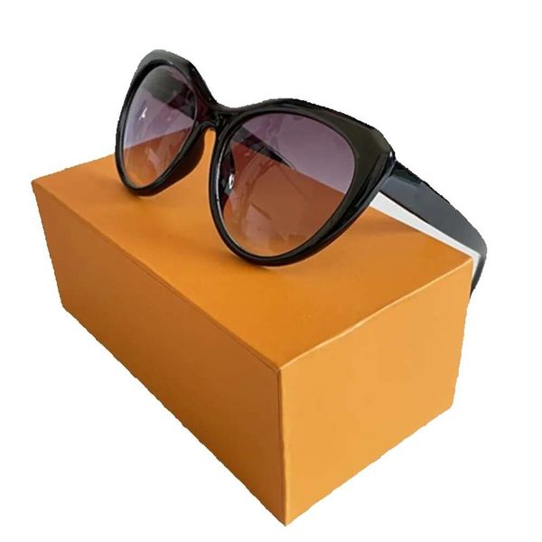 designer sunglasses for women men big frame eyewear classic eyeglasses uv protection retro glasses 18 color, White;black
designer sunglasses for women men big frame eyewear classic eyeglasses uv protection retro glasses 18 color, White;black