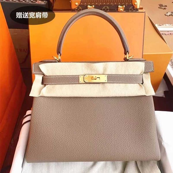 designer bags 2023 spring and summer new fashion high grade wide shoulder strap kelys bag women's cowhide single crossbody handbag smal
designer bags 2023 spring and summer new fashion high grade wide shoulder strap kelys bag women's cowhide single crossbody handbag smal