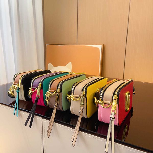 designer shoulder bag camera bag fashion alphabet portable messenger bag leather double zipper color matching leisure wide shoulder strap wi
designer shoulder bag camera bag fashion alphabet portable messenger bag leather double zipper color matching leisure wide shoulder strap wi