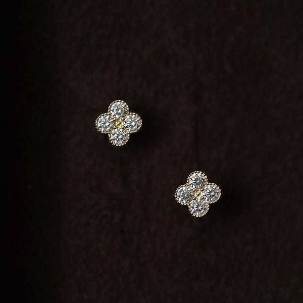 moveski 925 sterling silver plated 14k gold simple temperament flower zircon earrings women mother's day jewelry gifts
moveski 925 sterling silver plated 14k gold simple temperament flower zircon earrings women mother's day jewelry gifts
