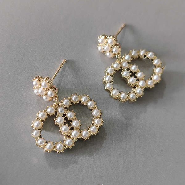 charm designer xiaoxiangfeng classic c-family pearl beaded material xiangnanwang red s925 silver needle earrings for women 7o3y, Golden
charm designer xiaoxiangfeng classic c-family pearl beaded material xiangnanwang red s925 silver needle earrings for women 7o3y, Golden
