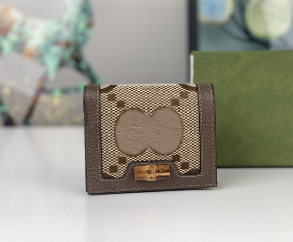 fashion women designer wallets luxury bamboo coin purse famous stylist short card holder high-quality double letters mark woman clutch bags, Red;black
fashion women designer wallets luxury bamboo coin purse famous stylist short card holder high-quality double letters mark woman clutch bags, Red;black
