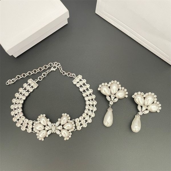ear cuff european style vintage hoop earrings for women aretes mujer pendientes boucle d oreille orecchini clip d butterfly necklace 230811, Silver
ear cuff european style vintage hoop earrings for women aretes mujer pendientes boucle d oreille orecchini clip d butterfly necklace 230811, Silver