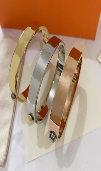21ss fashion designer bracelet men and women stainless steel luxury brand jewellery5477493, Black
21ss fashion designer bracelet men and women stainless steel luxury brand jewellery5477493, Black