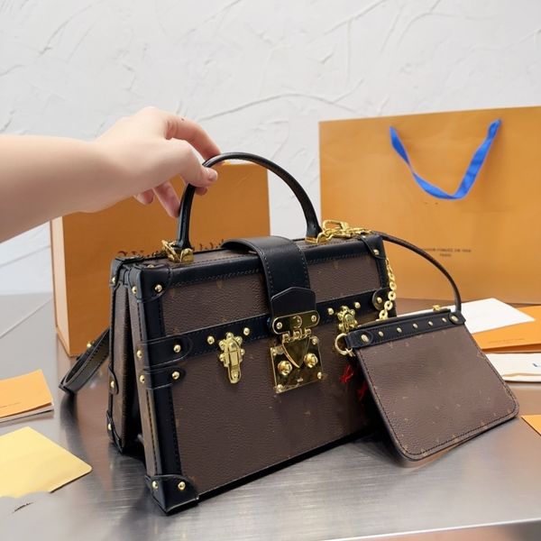 petite malle retro mini soft trunk box grey flower bag womens man designer cosmetic case tote handbag clutch genuine leather cross body shou
petite malle retro mini soft trunk box grey flower bag womens man designer cosmetic case tote handbag clutch genuine leather cross body shou