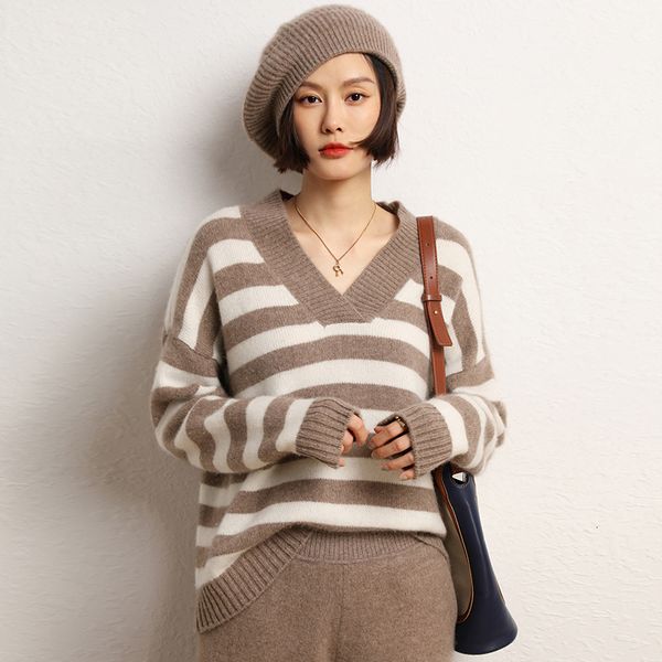 women's sweaters cashmere sweater 2023 autumnwinter 100 goat vneck loose pullover fashion knitted for female 230811, White;black
women's sweaters cashmere sweater 2023 autumnwinter 100 goat vneck loose pullover fashion knitted for female 230811, White;black