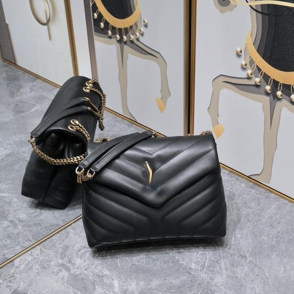 designer shoulder bag chain bag leather clamshell mini purse luxury women's underarm bag fashion trend tote bag internet celebrity the
designer shoulder bag chain bag leather clamshell mini purse luxury women's underarm bag fashion trend tote bag internet celebrity the