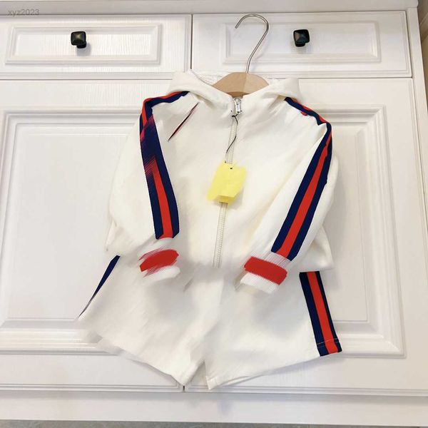 23ss kids designer clothes child tracksuits baby sports suit size 100-160 cm 2pcs grid letter jacquard hooded jacket and lace up shorts, White
23ss kids designer clothes child tracksuits baby sports suit size 100-160 cm 2pcs grid letter jacquard hooded jacket and lace up shorts, White