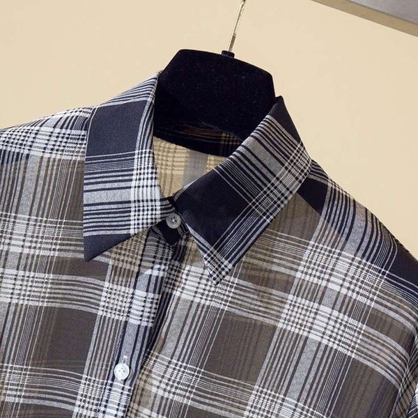 hong kong style sunblock plaid shirt female design niche summer thin long sleeved air conditioning, White
hong kong style sunblock plaid shirt female design niche summer thin long sleeved air conditioning, White