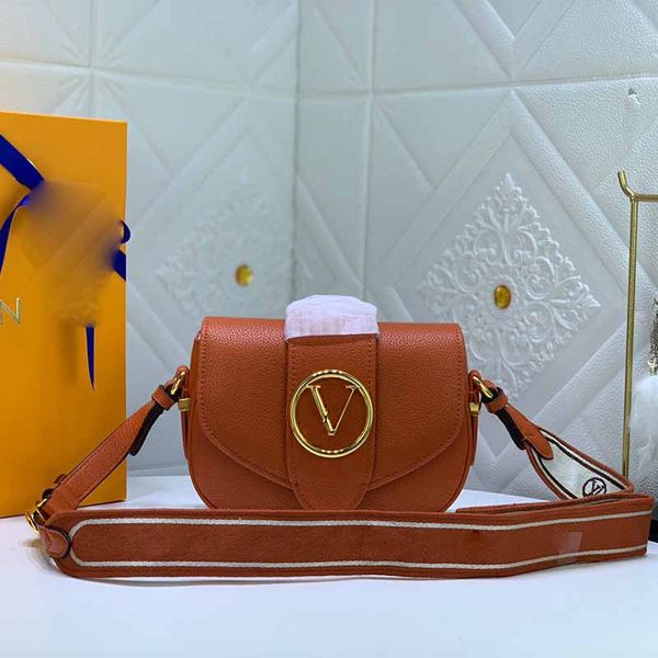 designer messenger bag handbag leather single shoulder crossbody tote bags metal letter logo fashion handbags black wallet
designer messenger bag handbag leather single shoulder crossbody tote bags metal letter logo fashion handbags black wallet