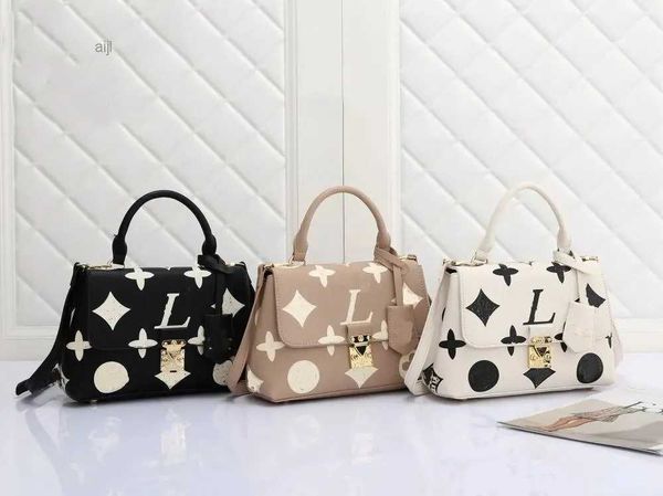 designer madeleine bb collection shoulder bags brand embossed detachable adjustable strap grained leather crossbody handbags luxury lady pur
designer madeleine bb collection shoulder bags brand embossed detachable adjustable strap grained leather crossbody handbags luxury lady pur