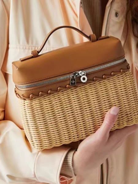 loro woven bag new lp bamboo handbag piano leather color matching beach vacation shoulder bag picnic bag
loro woven bag new lp bamboo handbag piano leather color matching beach vacation shoulder bag picnic bag