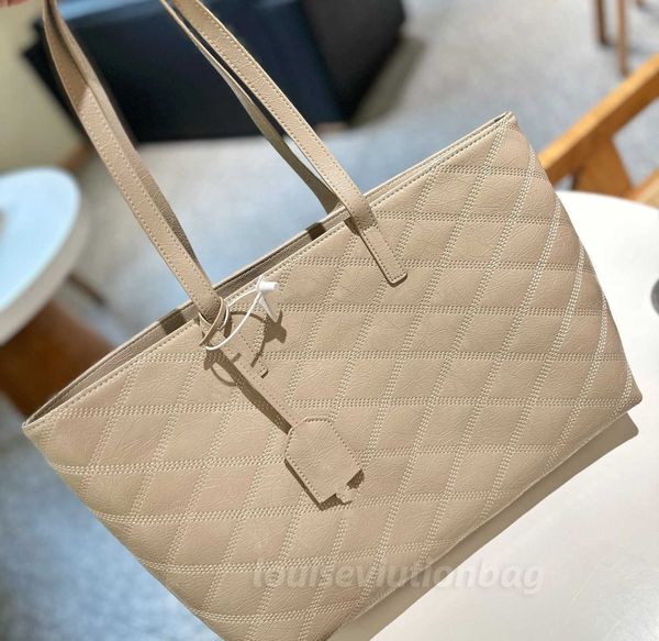 handbag luxury designer niki shoulder bag waxy leather messenger bags women cross body bag satchel lady vintage design sacoche fashion class
handbag luxury designer niki shoulder bag waxy leather messenger bags women cross body bag satchel lady vintage design sacoche fashion class