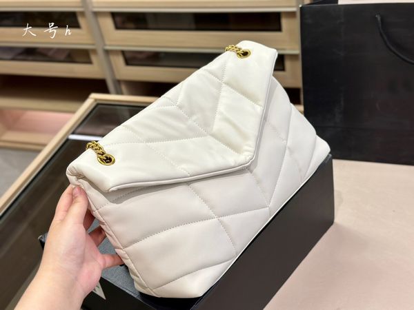2023 fashion women's crossbody designer bag handbag cloud single shoulder bag crossbody bag gift box black and white
2023 fashion women's crossbody designer bag handbag cloud single shoulder bag crossbody bag gift box black and white