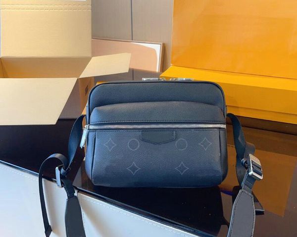 trend luxury designer messenger bag ladies handbag messenger bag oxidized leather shoulder bag handbag wallet size 25x5x19cm
trend luxury designer messenger bag ladies handbag messenger bag oxidized leather shoulder bag handbag wallet size 25x5x19cm