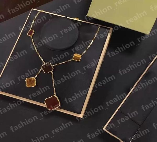 925 silver luxury designer necklace clover bracelet charm elegant classic fashion 18k agate shell holiday wedding couple jewelry g6544010
925 silver luxury designer necklace clover bracelet charm elegant classic fashion 18k agate shell holiday wedding couple jewelry g6544010