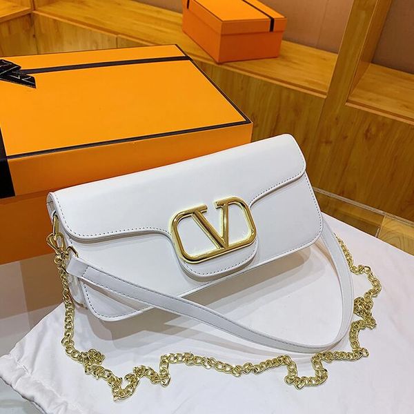 factory wholesale ladies shoulder bags 4 colors this year popular silver mobile phone coin purse niche design metal buckle handbag retro lea, Black;red
factory wholesale ladies shoulder bags 4 colors this year popular silver mobile phone coin purse niche design metal buckle handbag retro lea, Black;red