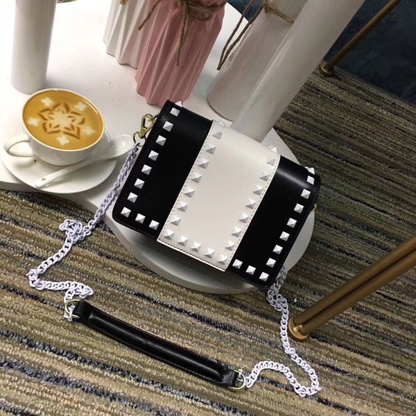 designer crossbody chain bag willow nail bag leather clamshell bag purse luxury women's underarm bag fashion trend handbag
designer crossbody chain bag willow nail bag leather clamshell bag purse luxury women's underarm bag fashion trend handbag