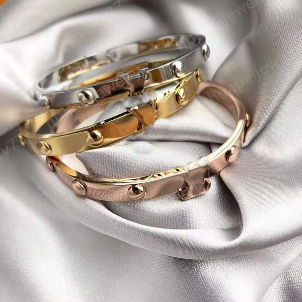 fashion gold bracelet for men love bracelet stainless steel screw bangle letter buckle designer jewelry, Black
fashion gold bracelet for men love bracelet stainless steel screw bangle letter buckle designer jewelry, Black